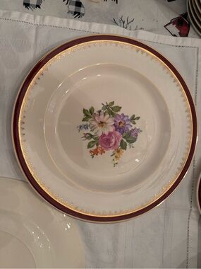 Vintage Swinnertons Staffordshire China - 4 Dinner Plates & 4 Cups and Saucers